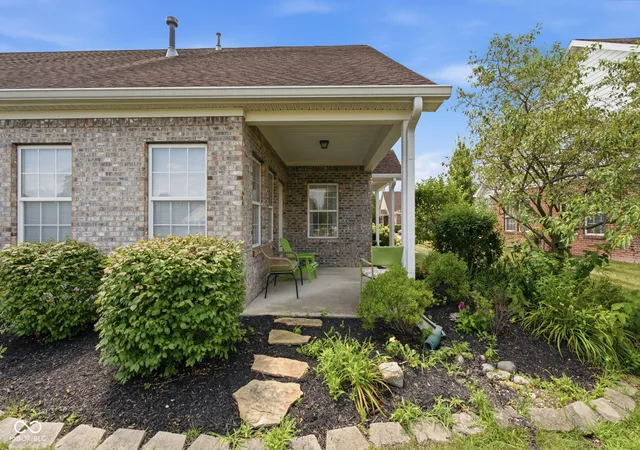 Photo 2 of Condo for sale at 5210 Baltustrol Dr, Avon, IN 46123 | MLS# 22113602 | Listing updated on 2026-09-16