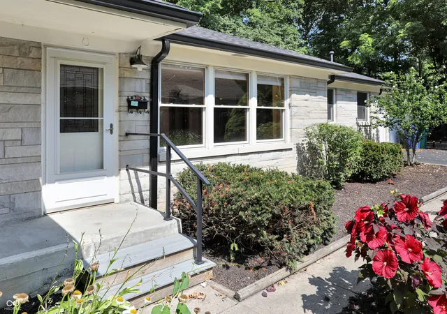 2nd image of 760 W Pine St, Zionsville, IN 46077 | MLS# 22113621