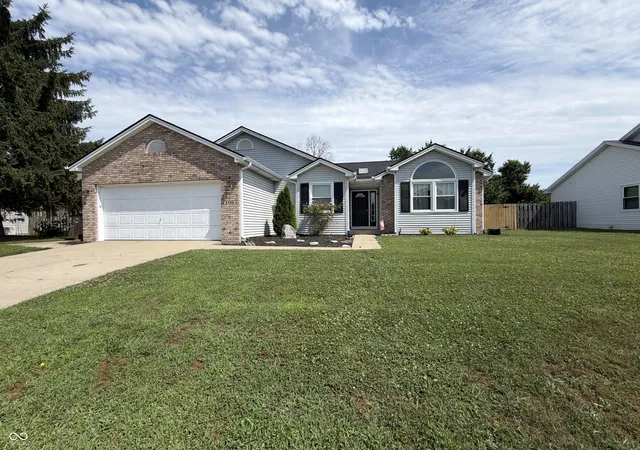 1st image of 3396 Paddington Dr, Columbus, IN 47203 | MLS# 22113642