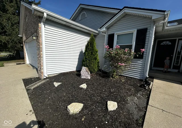 2nd image of 3396 Paddington Dr, Columbus, IN 47203 | MLS# 22113642