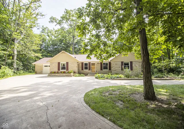 Photo 2 of Single family home for sale at 120 White Oaks St, Fishers, IN 46038 | MLS# 22113651 | Listing updated on 2026-09-02