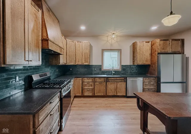 Homes for sale in Hope, IN | 403 Main, Hope, IN 47246 | MLS# 22113668