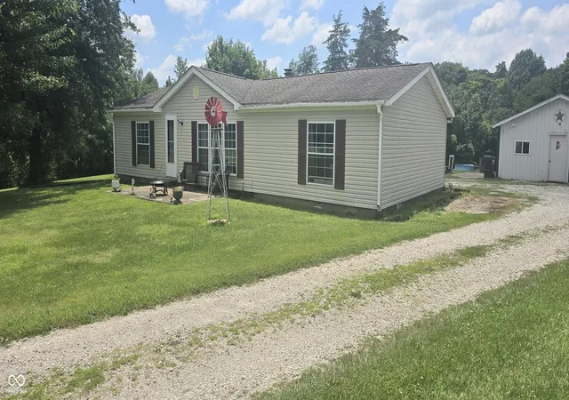 Homes for sale in North Vernon, IN | 1755 S County Road 250 E, North Vernon, IN 47265 | MLS# 22113681