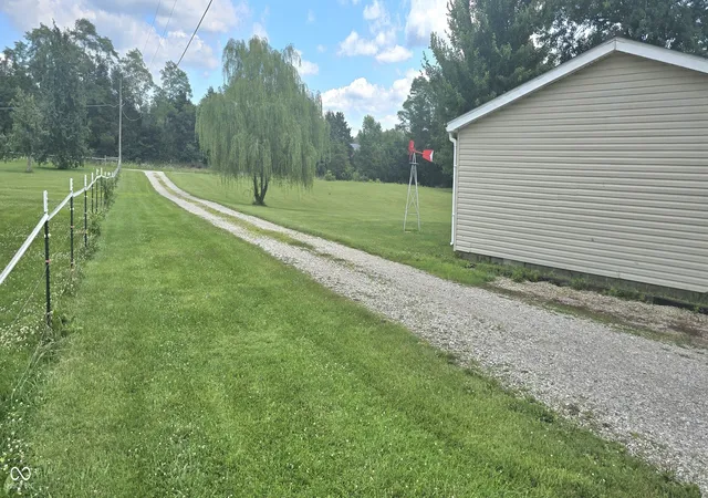 Homes for sale in North Vernon, IN | 1755 S County Road 250 E, North Vernon, IN 47265 | MLS# 22113681
