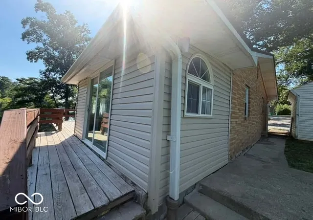 Photo 3 of Single family home for sale at 101 Lake Hart, Mooresville, IN 46158 | MLS# 22113689 | Listing updated on 2026-09-29