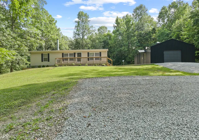 Homes for sale in Bloomfield, IN | 5542 E Washboard Rd, Bloomfield, IN 47424 | MLS# 22113693