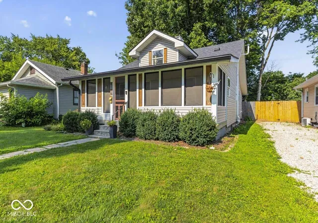 Photo 3 of Sale Pending at 4706 Caroline Ave, Indianapolis, IN 46205 | MLS# 22113697 | Listing updated on 2026-09-21
