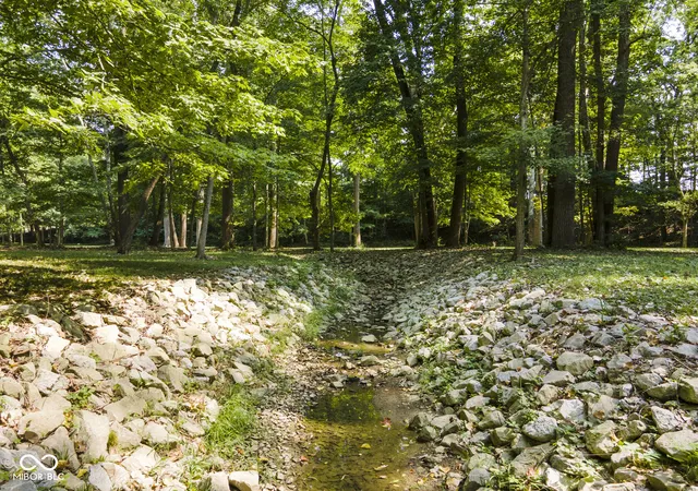 Photo 4 of Sale Pending at 5255 S US Hwy 421, Zionsville, IN 46077 | MLS# 22113703 | Listing updated on 2026-10-01