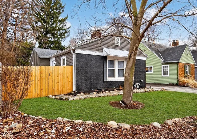 Photo 2 of Sale Pending at 5843 N Keystone Ave, Indianapolis, IN 46220 | MLS# 22113714 | Listing updated on 2026-08-05