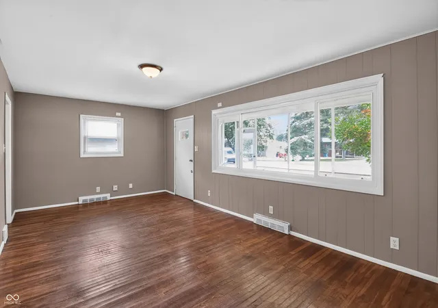 Photo 2 of Single family home for sale at 3902 N Hartman Dr, Indianapolis, IN 46226 | MLS# 22113743 | Listing updated on 2026-10-23