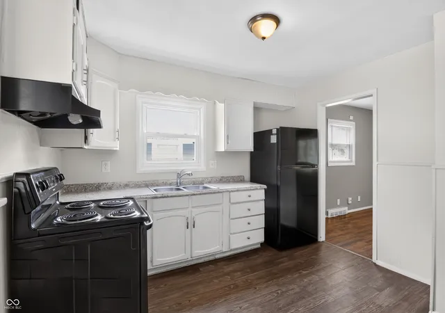 Photo 4 of Single family home for sale at 3902 N Hartman Dr, Indianapolis, IN 46226 | MLS# 22113743 | Listing updated on 2026-10-23