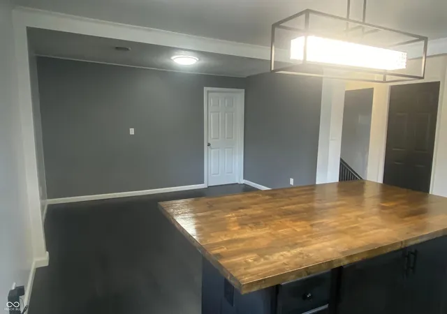 Photo 3 of Sale Pending at 406 S Walnut St, Crawfordsville, IN 47933 | MLS# 22113751 | Listing updated on 2026-09-03