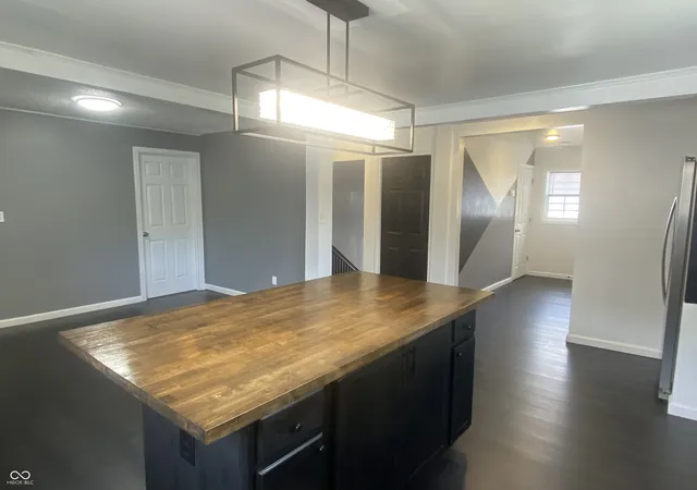 Photo 4 of Sale Pending at 406 S Walnut St, Crawfordsville, IN 47933 | MLS# 22113751 | Listing updated on 2026-09-03