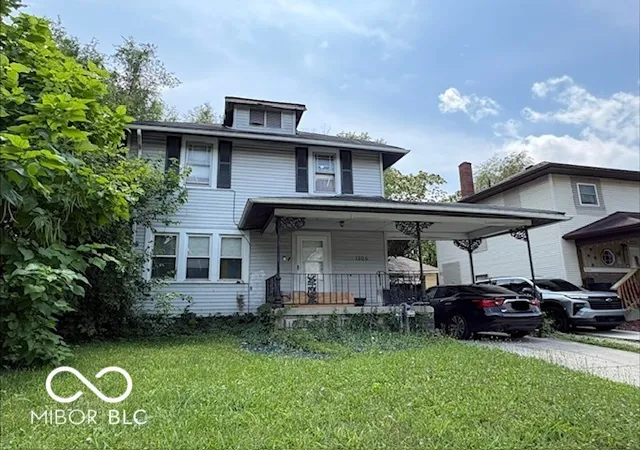 Photo 1 of Single family home for sale at 1305 Nichol Ave, Anderson, IN 46016 | MLS# 22113762 | Listing updated on 2026-10-02