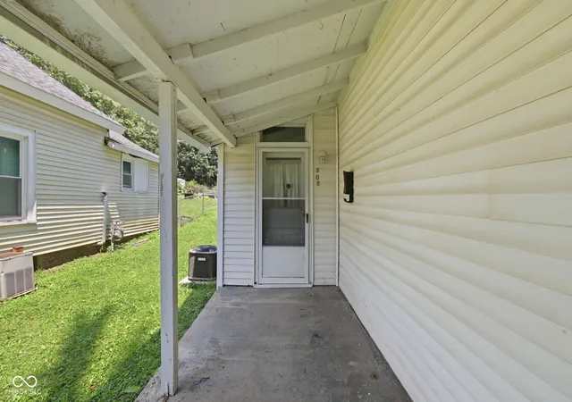 4th image of 508 Tuttle Ave, Crawfordsville, IN 47933 | MLS# 22113773