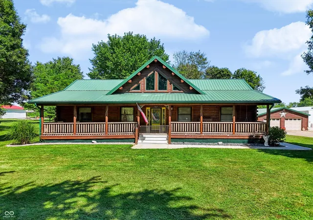 1st image of 9825 S County Road 100 E, Clayton, IN 46118 | MLS# 22113777