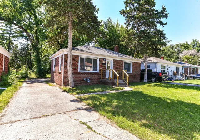 Photo 2 of Single family home for sale at 3616 N Dearborn St, Indianapolis, IN 46218 | MLS# 22113788 | Listing updated on 2026-09-07