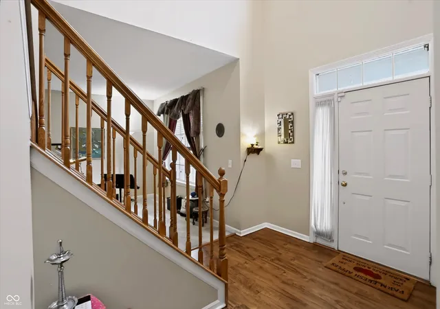 3rd image of 281 Wakefield Dr E, Greenwood, IN 46142 | MLS# 22113793