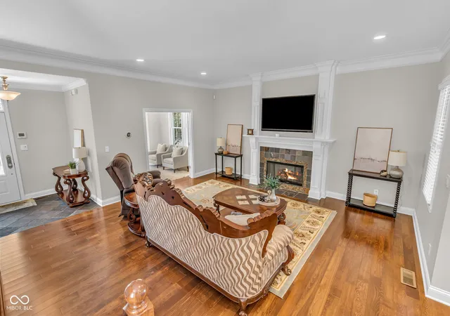 Photo 4 of Sale Pending at 12677 Apsley Ln, Carmel, IN 46032 | MLS# 22113802 | Listing updated on 2026-09-01