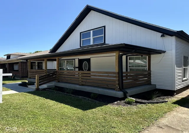 Photo 2 of Single family home for sale at 811 West 25th, Indianapolis, IN 46208 | MLS# 22113805 | Listing updated on 2026-07-29