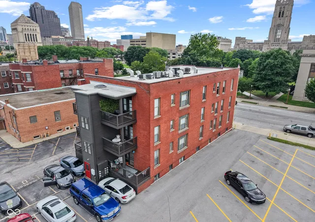 Photo 3 of Condo for sale at 627 N Pennsylvania St #6F, Indianapolis, IN 46204 | MLS# 22113809 | Listing updated on 2026-07-31