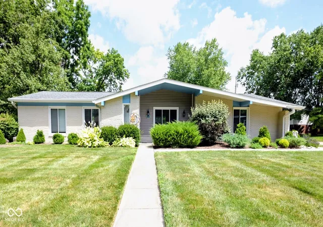 1st image of 444 Ash Dr, Carmel, IN 46032 | MLS# 22113836