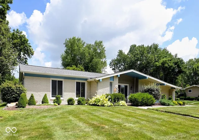 3rd image of 444 Ash Dr, Carmel, IN 46032 | MLS# 22113836
