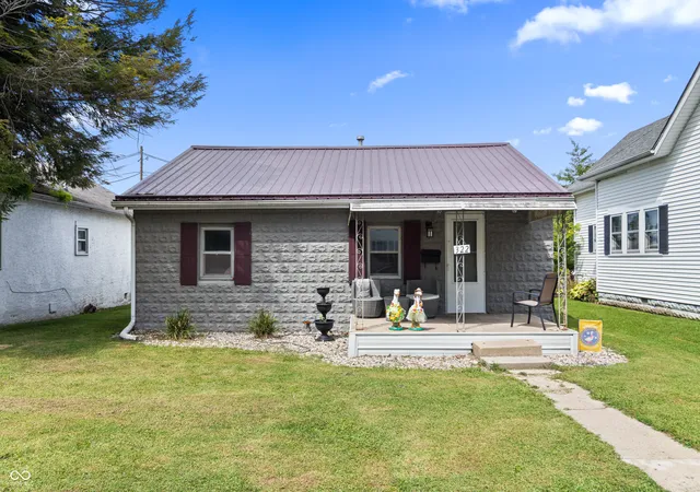 Photo 1 of Single family home for sale at 322 E 7th Street, Rushville, IN 46173 | MLS# 22113860 | Listing updated on 2026-09-02