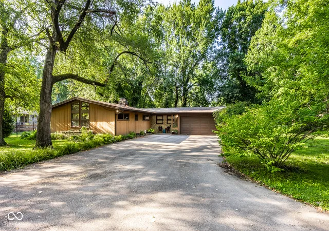 Photo 2 of Sale Pending at 885 E 83rd Street, Indianapolis, IN 46240 | MLS# 22113879 | Listing updated on 2026-08-17