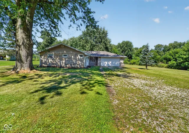 Homes for sale in Muncie, IN | 8909 N Lakewood Dr, Muncie, IN 47303 | MLS# 22113888