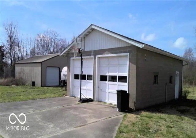 Homes for sale in Crothersville, IN | 2000 S Us Hwy 31, Crothersville, IN 47229 | MLS# 22113892
