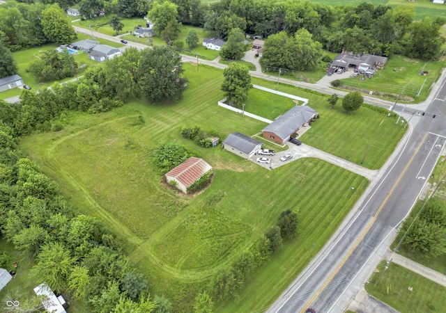 Photo 4 of Single family home for sale at 2580 S US Hwy 31, Crothersville, IN 47229 | MLS# 22113894 | Listing updated on 2026-08-01