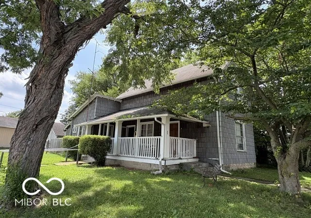 Photo 1 of Single family home for sale at 303 W 2nd Street, Anderson, IN 46016 | MLS# 22113896 | Listing updated on 2026-10-02