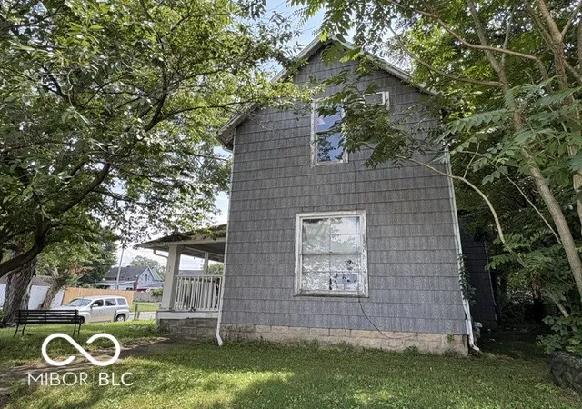 Photo 2 of Single family home for sale at 303 W 2nd Street, Anderson, IN 46016 | MLS# 22113896 | Listing updated on 2026-10-02