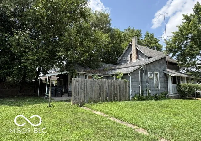 Photo 3 of Single family home for sale at 303 W 2nd Street, Anderson, IN 46016 | MLS# 22113896 | Listing updated on 2026-10-02