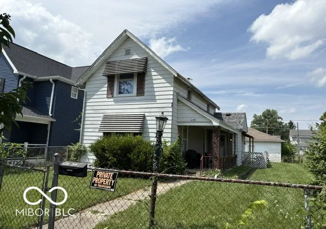 1st image of 208 E 8th St, Muncie, IN 47302 | MLS# 22113900