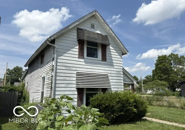 2nd image of 208 E 8th St, Muncie, IN 47302 | MLS# 22113900