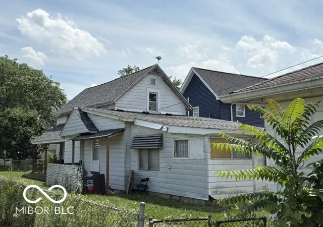 3rd image of 208 E 8Th St, Muncie, IN 47302 | MLS# 22113900
