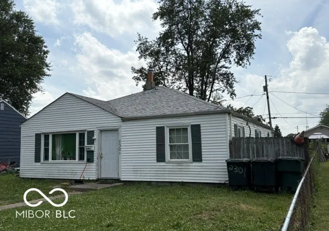 1st image of 2301 S Vine St, Muncie, IN 47302 | MLS# 22113901