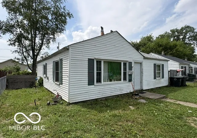 2nd image of 2301 S Vine St, Muncie, IN 47302 | MLS# 22113901