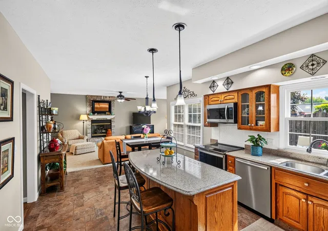 2nd image of 866 Westgate Dr, Anderson, IN 46012 | MLS# 22113904