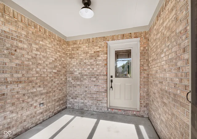 4th image of 4213 S Amber Ct, New Palestine, IN 46163 | MLS# 22113909