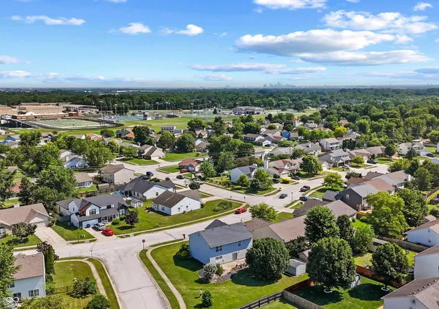 Photo 3 of Sale Pending at 6565 Furnas Rd, Indianapolis, IN 46221 | MLS# 22113915 | Listing updated on 2026-09-01
