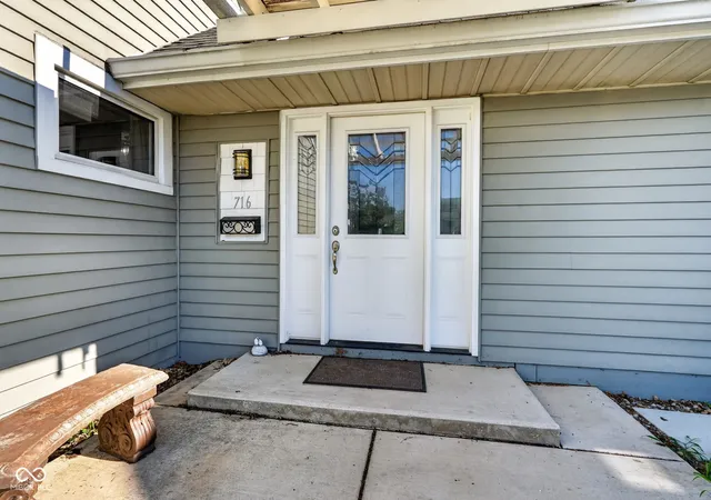 Photo 3 of Sale Pending at 716 Aldridge Dr, Kokomo, IN 46902 | MLS# 22113924 | Listing updated on 2026-09-12