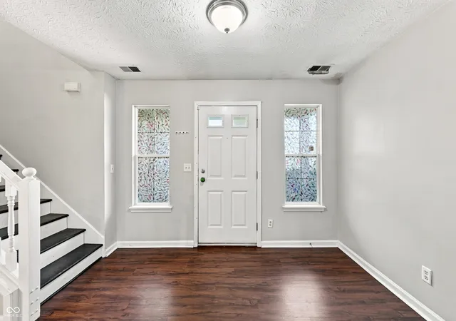 Photo 2 of Single family home for sale at 6007 Polonius Ln, Indianapolis, IN 46254 | MLS# 22113926 | Listing updated on 2026-08-07
