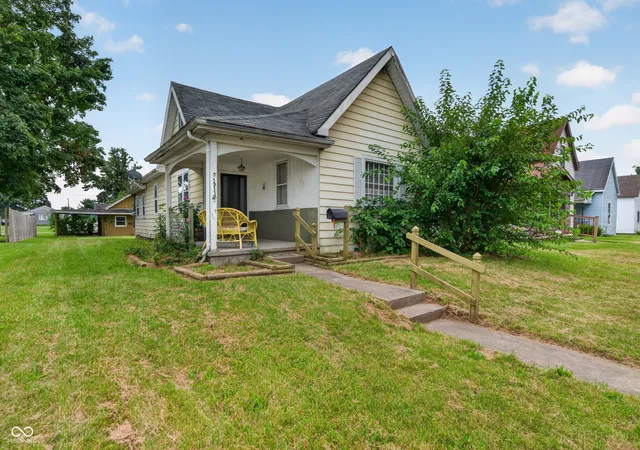 2nd image of 1311 S J St S, Elwood, IN 46036 | MLS# 22113928