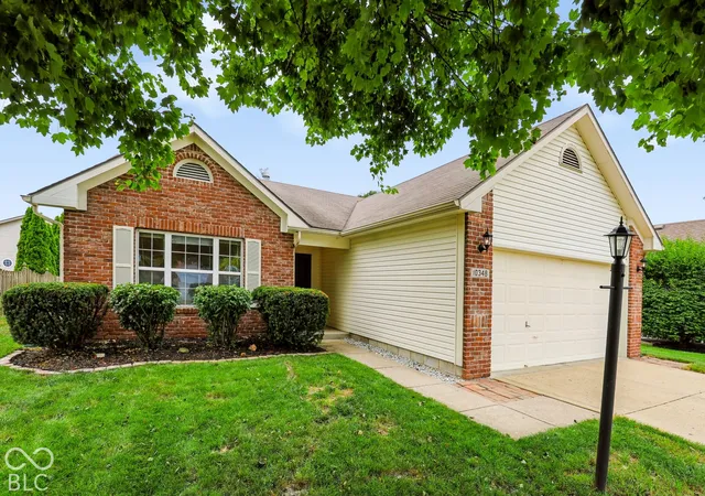 Photo 1 of Single family home for sale at 10348 Northbrook Dr, Fishers, IN 46038 | MLS# 22113940 | Listing updated on 2026-10-22