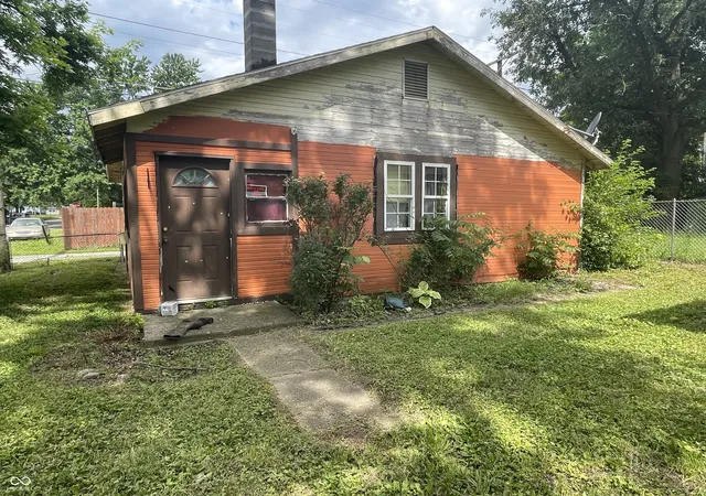 1st image of 304 E 16th St, Muncie, IN 47302 | MLS# 22113965
