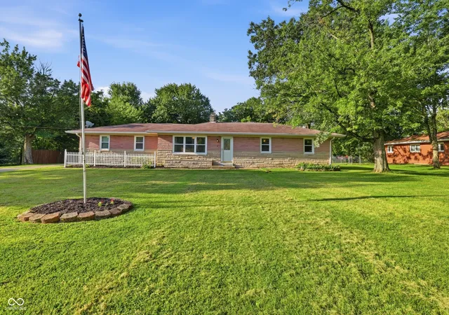 Photo 2 of Sale Pending at 6215 Nolte St, Indianapolis, IN 46221 | MLS# 22113980 | Listing updated on 2026-08-27