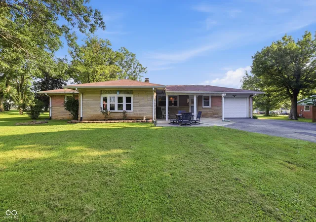 Photo 3 of Sale Pending at 6215 Nolte St, Indianapolis, IN 46221 | MLS# 22113980 | Listing updated on 2026-08-27